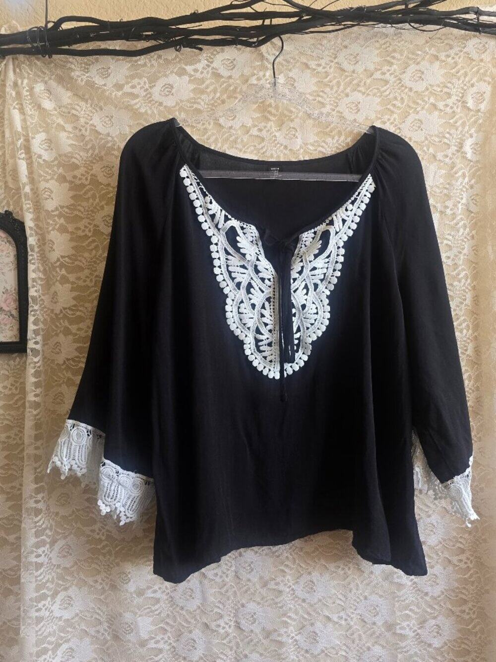 Boho - GrandmaCore - Black and White Embroidered Top - Summer Top - Hippy